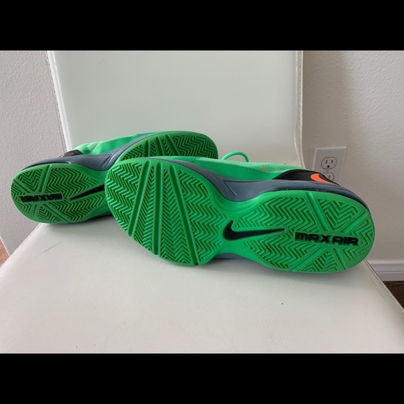 Nike Black and Green Athletic Shoes size 9 - Picture 6 of 7